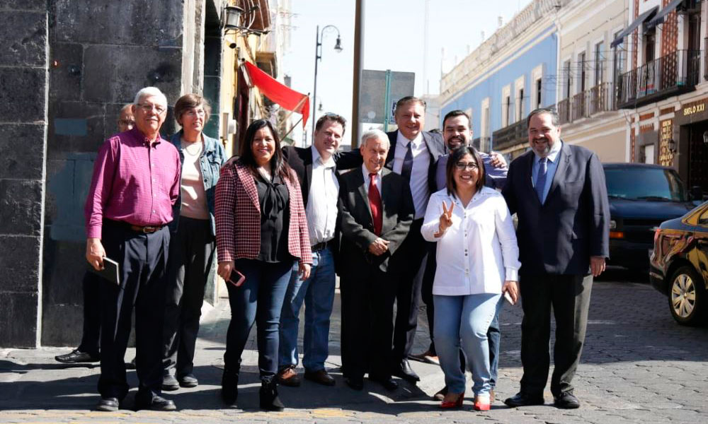 Desdeñan molestia de panistas por Cárdenas