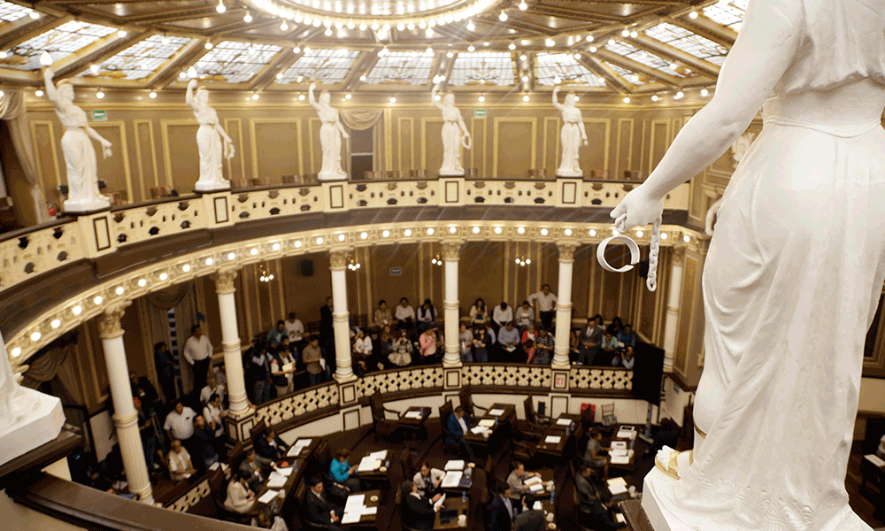 Exigen a legisladores dejar de faltar a sesiones
