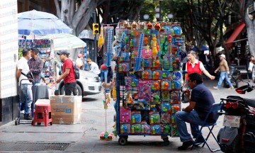 Quieren hacer documental sobre ambulantaje en el Centro Histórico