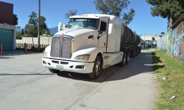 Disminuye venta de vehículos pesados