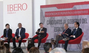 Se reúnen candidatos con estudiantes; Barbosa no va