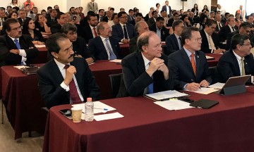 Alfonso Esparza asiste a foro con rectores de las universidades p&uacute;blicas
