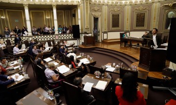 Divide tema del aborto al Congreso