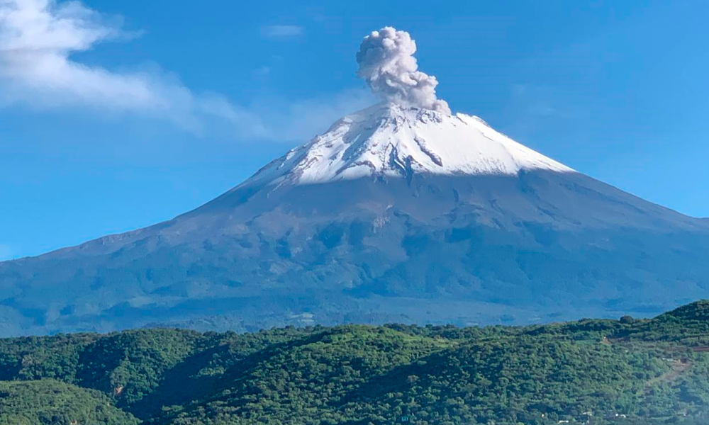 Protección Civil pide no acercarse a menos de 12 km al Popocatépetl