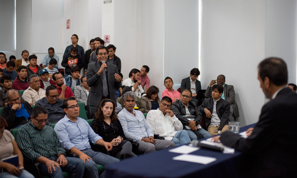 El Rector Alfonso Esparza dialoga con la comunidad universitaria BUAP