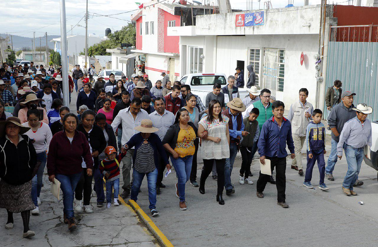 Realizan Claudia Rivera programa Buen Vecinos en San Miguel Espejo