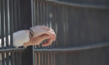 Indaga CDH Puebla casos de prostitución en cárceles