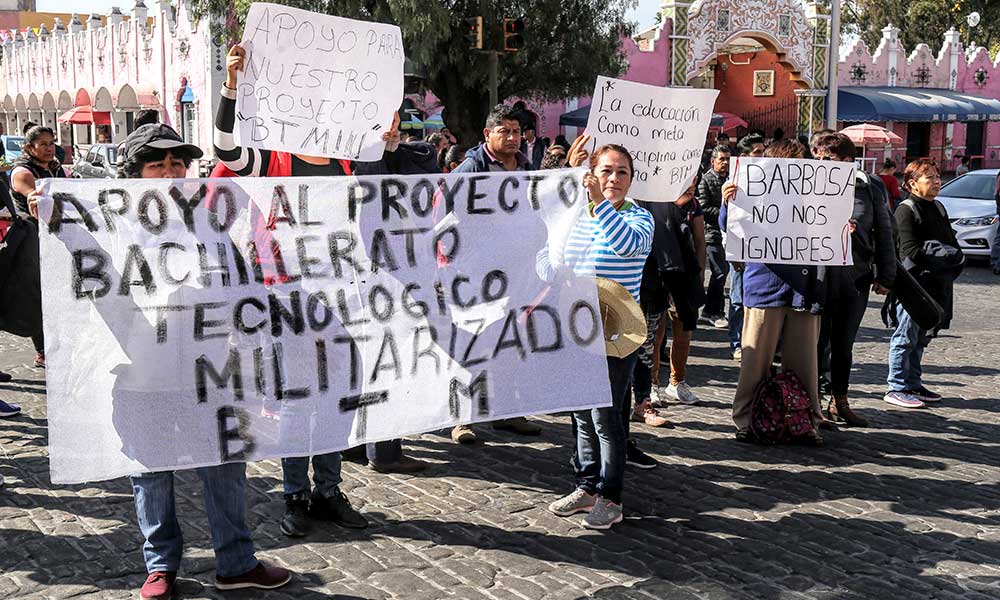 Protestan por cierre de escuela Vicente Suárez