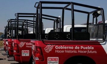 Patrullas en color guinda violentan reglamento de seguridad