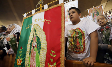 Salud y trabajo, peticiones de peregrinos poblanos a la Virgen