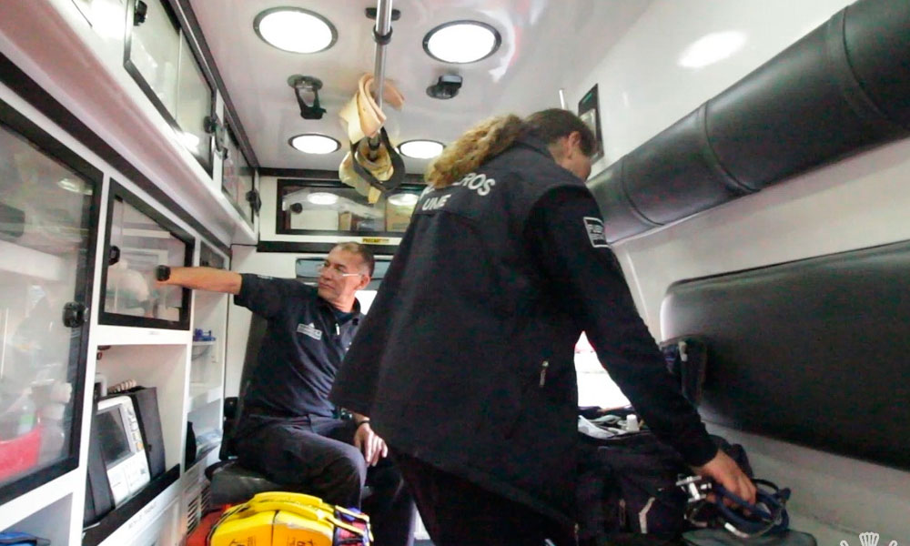 ¡Es niña! Atienden paramédicos de bomberos parto en Villa Universidades