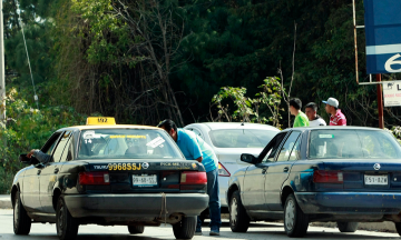 Aprueban en Comisión sanciones a taxis, grúas y corralones pirata 