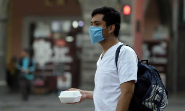 Menos poblanos en las calles por coronavirus, pero actividades no cesan