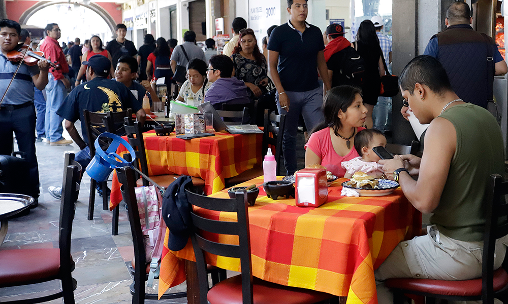 Por Covid-19 cierran puertas restaurantes