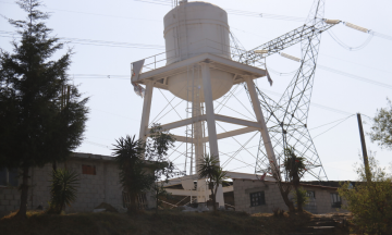 Familias de colonia Tlanesse sin agua en plena contingencia 