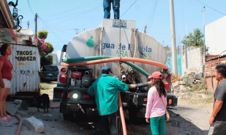 Exigen servicio de agua potable en colonias populares de Puebla