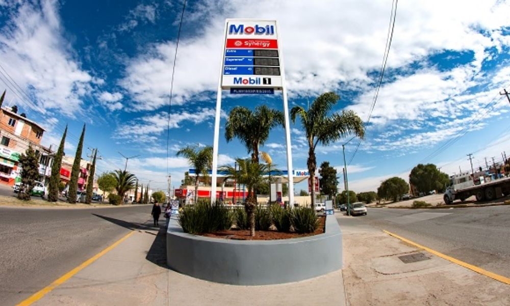 Mobil en Puebla regala gasolina a personal de la Salud 