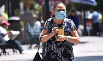 Poblanos desacatan confinamiento y aumentan contagios de COVID-19