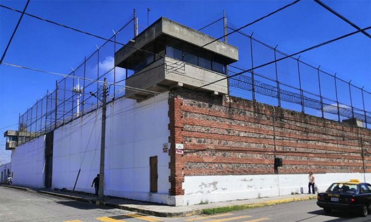 Sube a 72 los contagios de Covid-19 en cárceles de Puebla