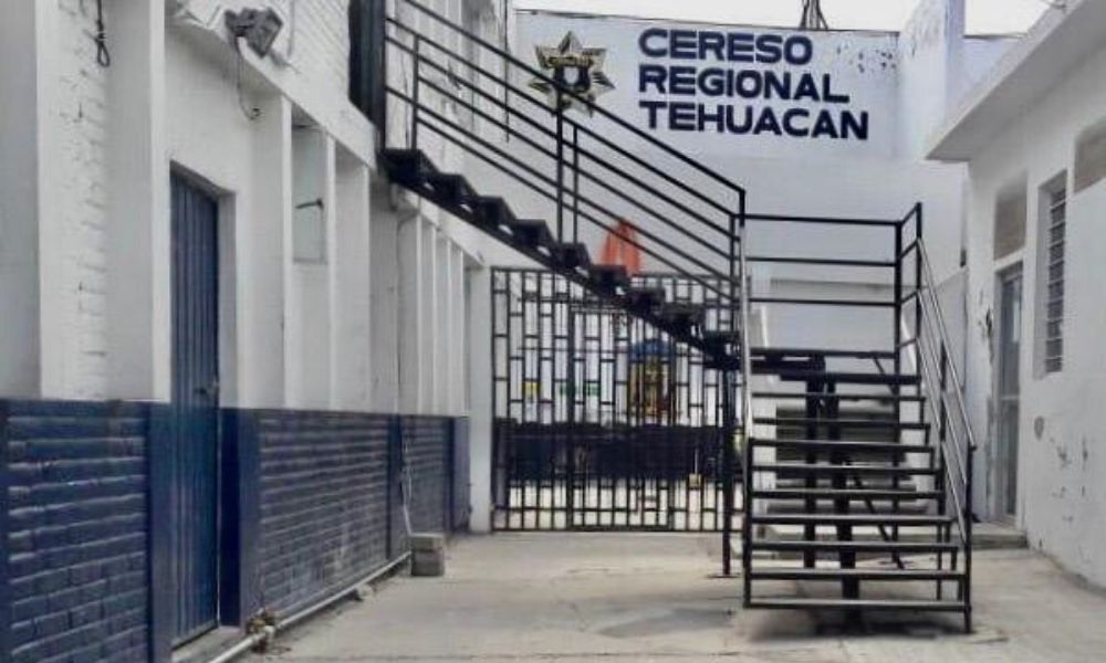  Trasladan a cinco internos del Penal de Tehuacán a Puebla