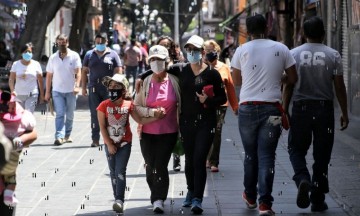 Los comerciantes buscan ganar un poco de ingresos para evitar un cierre definitivo.