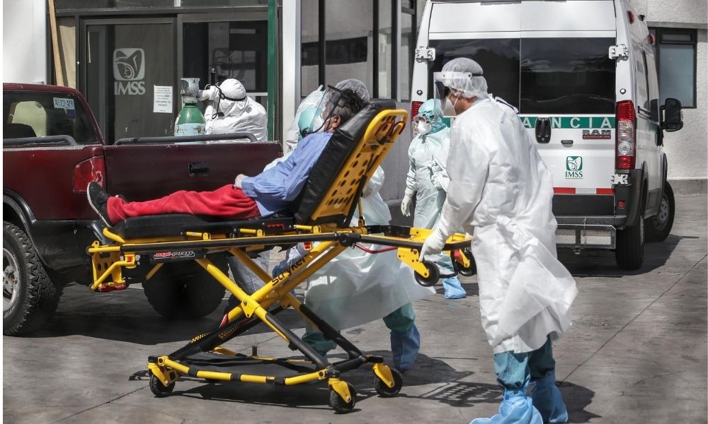 Rebasan muertes a contagios por Covid-19 en Puebla 