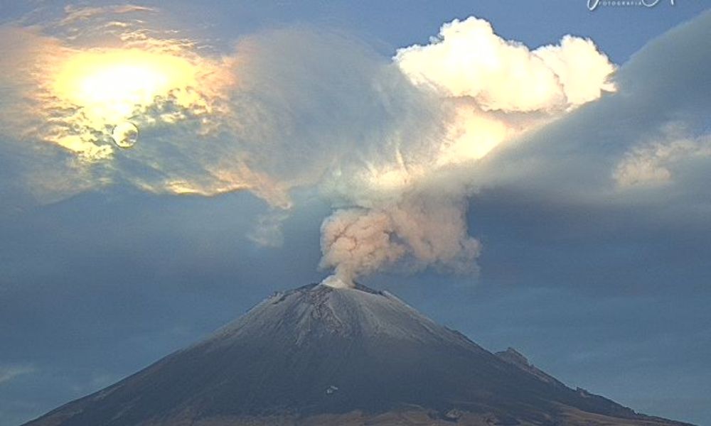 El Popocatépetl presenta actividad en la madrugada