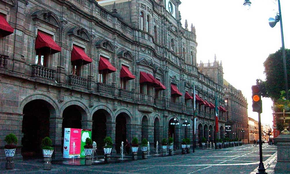 Trabajadores del Ayuntamiento de Puebla tendrán un aumento salarial del 4.1%