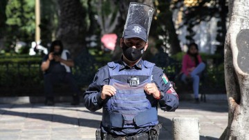 Entre Covid-19 y delincuencia, los policías de Puebla demuestran su amor por el uniforme