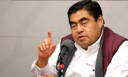 Funcionario que busque otro cargo tendrá que renunciar: Barbosa 