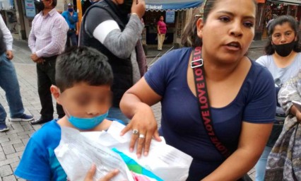 Durante riña contra ambulantes, personal agrede a niño de 8 años