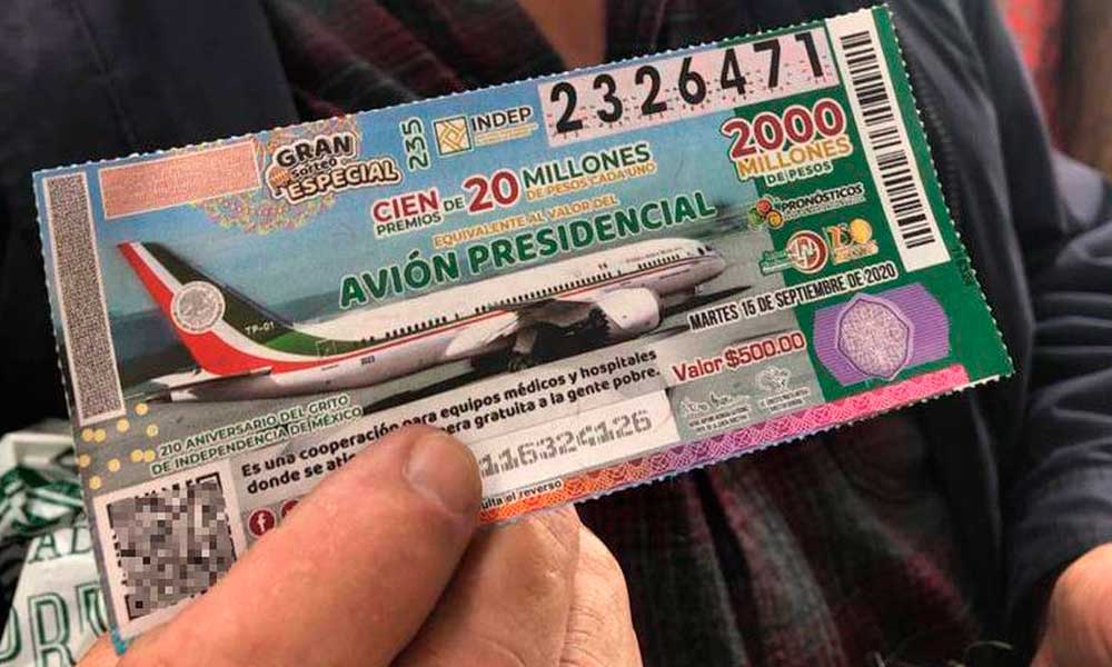 Cachitos del avión presidencial se venden como ‘pan caliente’ en Puebla