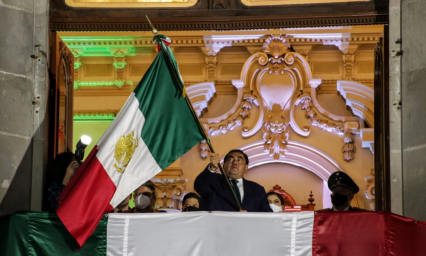 Grito en Puebla lo dedican a los héroes de la Salud ante el Covid-19