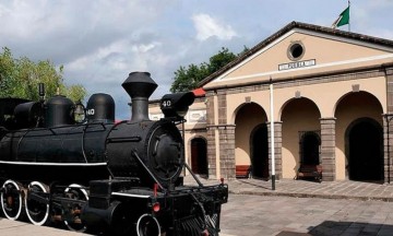 Locomotoras marcaron la vida de los poblanos hace 151 años 