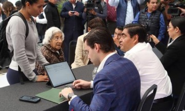 Miguel Barbosa realizaba jornadas de atención todos los martes.