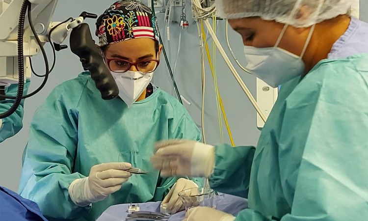Realizan tercer trasplante de córnea en ISSSTEP