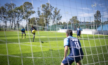 Inauguran cancha de fútbol 7 en la BUAP