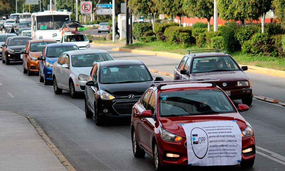 Conductores de Didi, Uber y Cabify exigen mejores condiciones laborales en Puebla