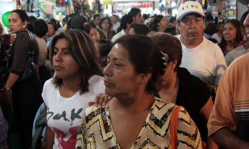 Madres poblanas van de compras. 