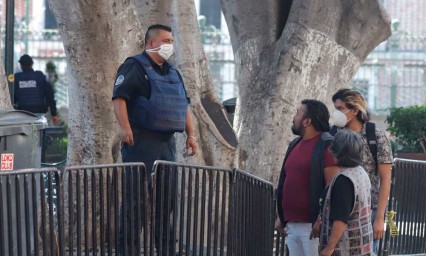 Exigen apertura del zócalo y retiro de ambulantes ante malas ventas del Buen Fin