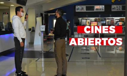 Palomitas y acción: así fue la apertura de cines en Puebla