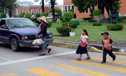 DIF denuncia a familiares que explotan a niños en Puebla capital