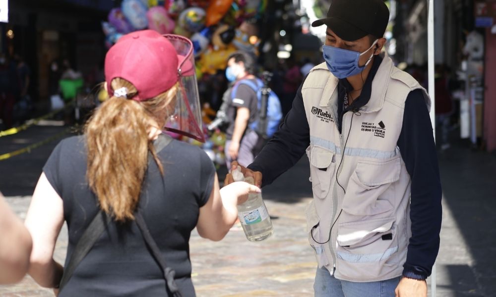 Fin de semana deja 451 nuevos contagios de Covid-19 en Puebla 