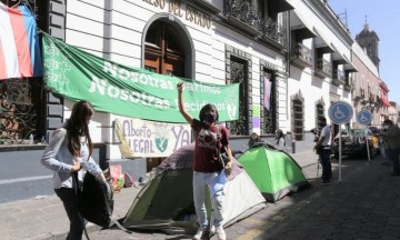 Continúa paro en Congreso de Puebla 