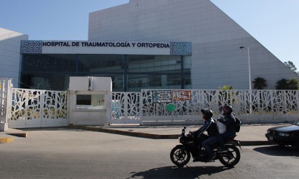 Analiza gobierno volver a reconvertir hospitales por Covid-19 ante aumento de casos 