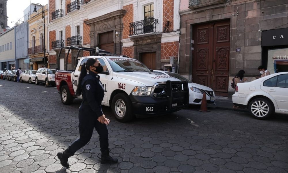 Cercan policías el Congreso del Estado en Puebla
