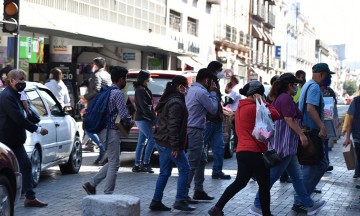 Poblanos en el centro de la ciudad. 