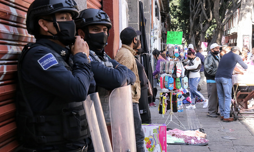 Ambulantes en Puebla son intocables, acusa Canirac  