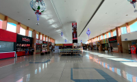 Plazas y centros comerciales respetan decreto gubernamental  