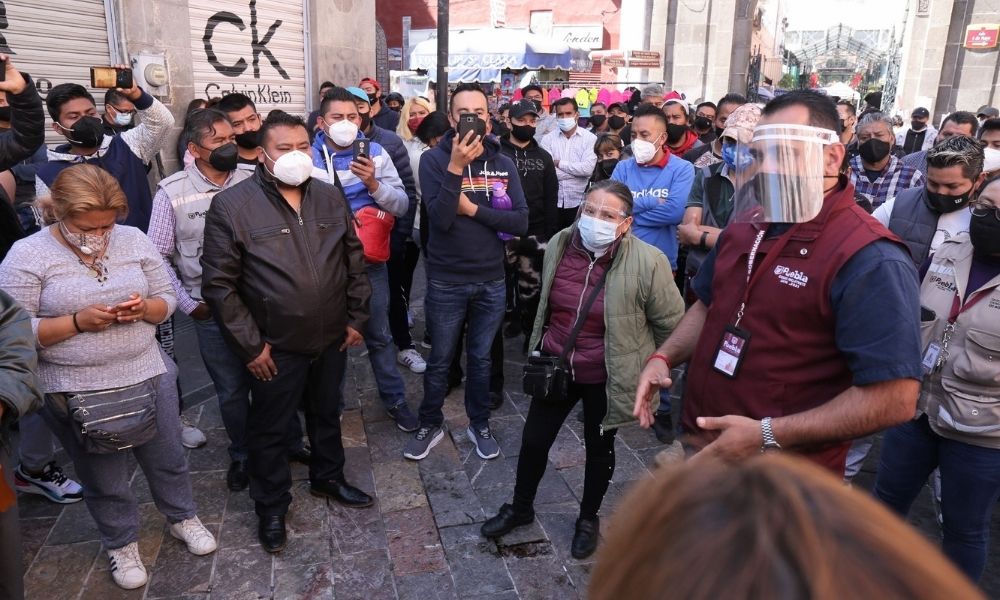 Ambulantes se mantiene en calles del Centro Histórico pese a decreto 
